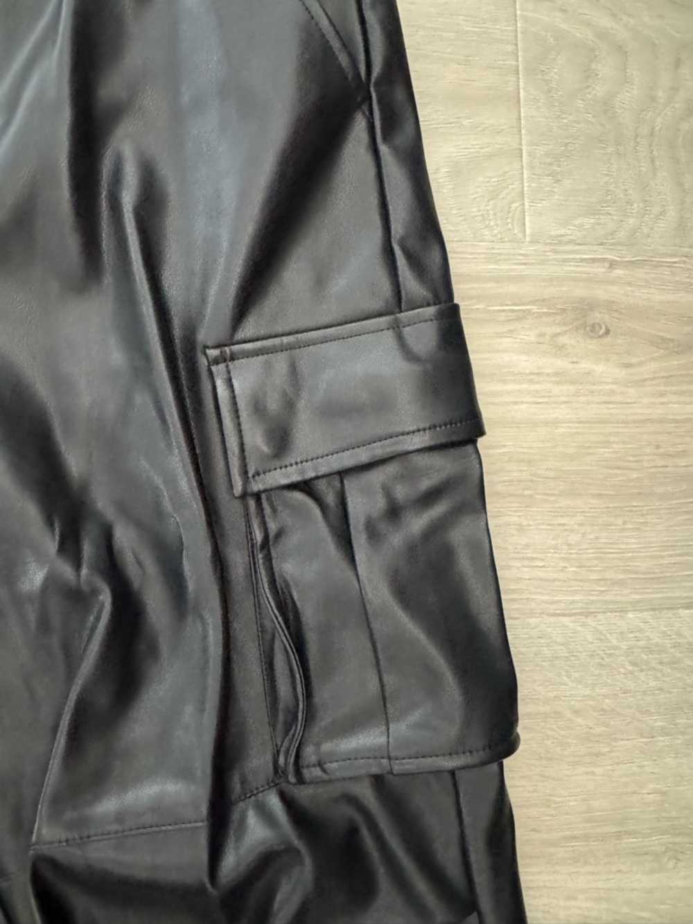 7 For All Mankind Black Faux Leather Cargo Pants - Picture 3 of 5